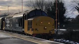 Class 37 37403 on the ‘South Wales Explorer’ and 46115 on the ‘Stratford Flyer’