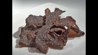 Einlegen des Beef Jerky in den Dörrautomaten Vita5