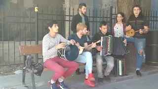 Уличный концерт в Тбилиси. Street concert in Tbilisi.