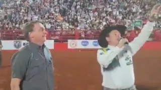 BOLSONARO É OVACIONADO AOS GRITOS DE "MITO", "MITO", NA FESTA DO PEÃO DE BARRETOS, EM SÃO PAULO!