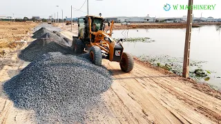 Nice Activities Grader Spreading Gravel Making Village & Grader Trimming Gravel Foundation Roads