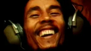 Three Little Birds - Bob Marley (LYRICS/LETRA) [Reggae] [Original]