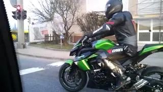 Kawasaki Z1000 2011 vs. Porsche 911 Turbo - YouTube2