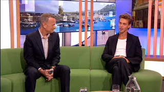 ELVIS Austin Butler & Tom Hanks interview 2022