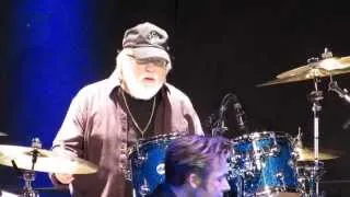 Ronnie Tutt Drum Solo "Jailhouse Rock" TCB Band Live in Maxhütte-Haidhof