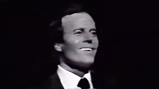 Julio Iglesias - Je n'ai pas change + Final theme (Paris 1981)