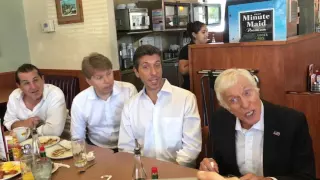 Dick Van Dyke and the Vantastix surprise a crowd at Denny's in Santa Monica.