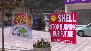 Top Channel/ Kërkimet për naftë dhe gaz/ Banorët në Përmet protestojnë, kundërshtojnë projektin