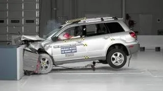 2003 Mitsubishi Outlander moderate overlap test