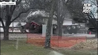 Shocking video captures train derail in Tennessee after crashing through truck | New York Post