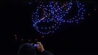 ТРИ ЦВЕТА НЕБА. Шоу дронов в День флага РФ / Drone light show