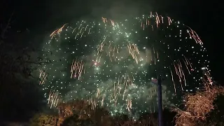 イルミネーションと花火のコラボが素晴らしく綺麗なあ🎆