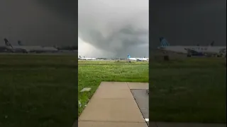 Tornado touches down near Chicago O’Hare Airport