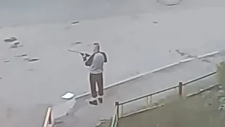 Мужик с ружьём напугал детей