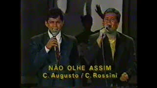Clube do Bolinha | Leandro & Leonardo cantam "Não Olhe Assim" na BAND em 1992 - INÉDITO