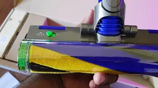 Dyson V15 Detect Total Clean Vacuum Unboxing