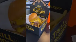 Uncle Dibbz rates TRILL Burgers 🍔 #Houston #Burger #Foodie