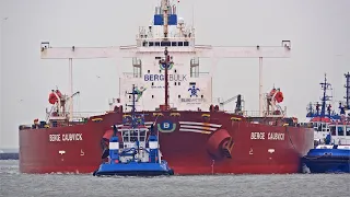 METHANOL POWERED LAURA MAERSK AND 317m LONG BULK CARRIER ARRIVES IN ROTTERDAM - 4K SHIPSPOTTING 2023