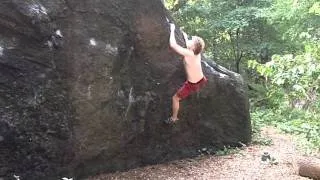 Bouldering : Central Park NYC : Worthless Boulder : High Traverse