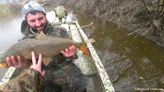 Рыбалка на кастинговую сеть.Огромные сазаны и щуки в маленькой речке.