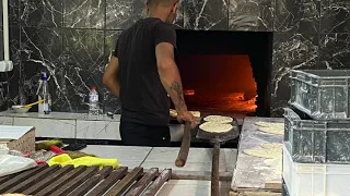 Выпечка хлеба ручным способом в Турции