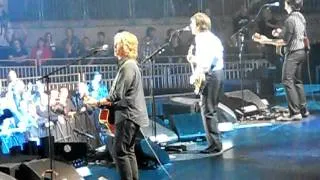 Paul McCartney in London O2 Arena, 5/12/2011 - " A day in the life / Give Peace a chance"