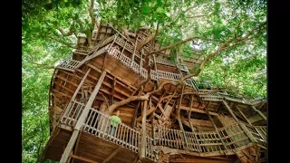 ABANDONED MINISTER'S CHAPEL! (WORLDS LARGEST TREE HOUSE)