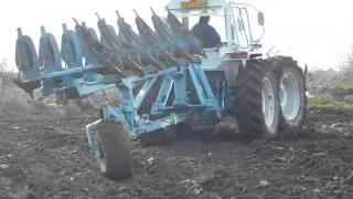 1184 county tractor 6 furrow reversable sticky ground