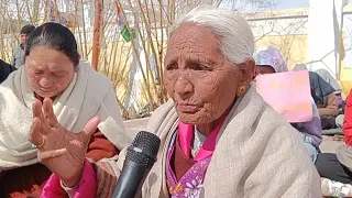 Ama Cho Cho narrating stories of Ladakh's struggles