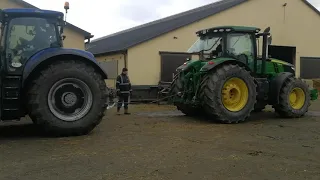 John Deere 7230R vs New Holland T7 315