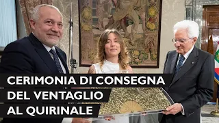 Mattarella incontra i componenti dell’Associazione Stampa Parlamentare per la consegna del Ventaglio