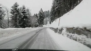 Fahrt durch den winterlichen Schwarzwald zwischen Zell und Todtmoos.