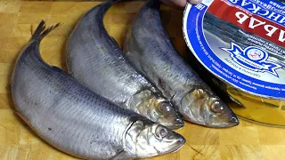 How to peel herring quickly and without bones.