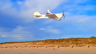 RC JUMP-Racer fährt wie ein Zeppelin/Luftschiff, ein Genussvideo