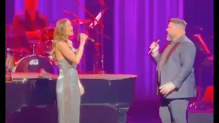 Kat McPhee sings 'The Prayer' on 2022 David Foster Tour