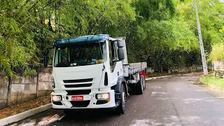 Mostrando com detalhes o interior Iveco tector 2010/2011