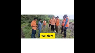 How to work on track/ Safety instructions for trackman by JE/ JE work in Indian railways.
