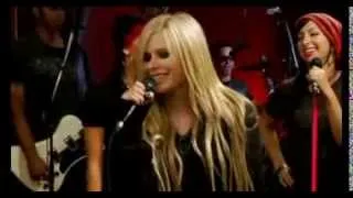 Avril Lavigne - Girlfriend (Live at Orange Lounge)