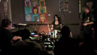 Emmanuelle Caplette on drum: 4 bars Solo (Nov. 2009)