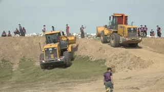 Добровольцы участвуют в противопаводковых мероприятиях