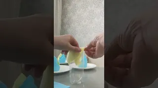 Сервировкаға салфетка жасау. Сложить салфетки для сервировки стола. Fold napkins for table setting.