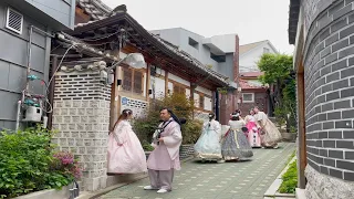 Bukchon Hanok Village - Korea walking tour