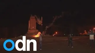 Watch as Vladimir Lenin statue is torn down to cheers in Kharkiv, Ukraine