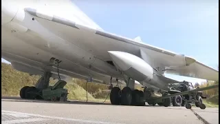 Russian long range bombers at unplanned strategic nuclear forces exercises (Raw footage)
