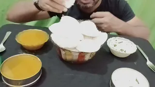 idli eating challenge with sambar and coconut chutney