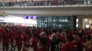 Cathay Pacific Festive Flash Mob Dances on 11-December-2013