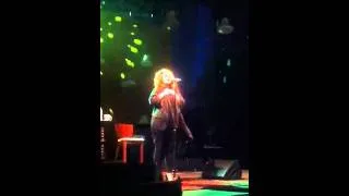 Adele's Tribute to Amy Winehouse (Make You Feel My Love)