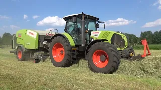 Pauw baling hay