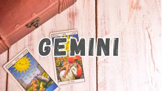 GEMINI SOMEONE IS FALLING IN LOVE WITH YOU HARD!!!💖 THIS COULD BE YOUR TWIN FLAME! 🔥