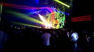 DJ Coone ft. Scope DJ - Traveling (Da Tweekaz Remix) (Live @ Defqon.1 2013 UV-Stage)